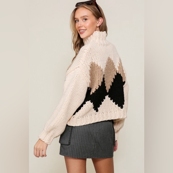 NWT chunky knit sweater.l - Picture 5 of 5